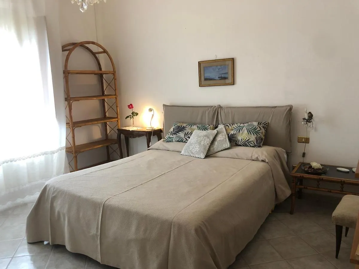 Casa Rosa Villa Cecina  0*, Cecina (Livorno) Italy