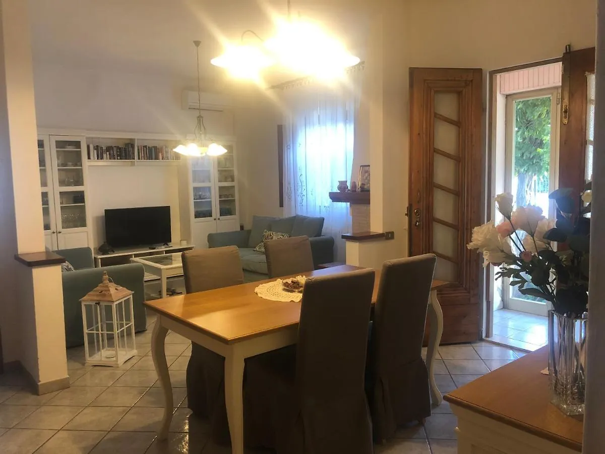 Casa Rosa Villa Cecina  Italy